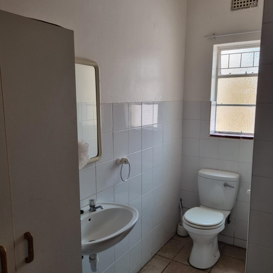 To Let 6 Bedroom Property for Rent in Summerstrand Eastern Cape